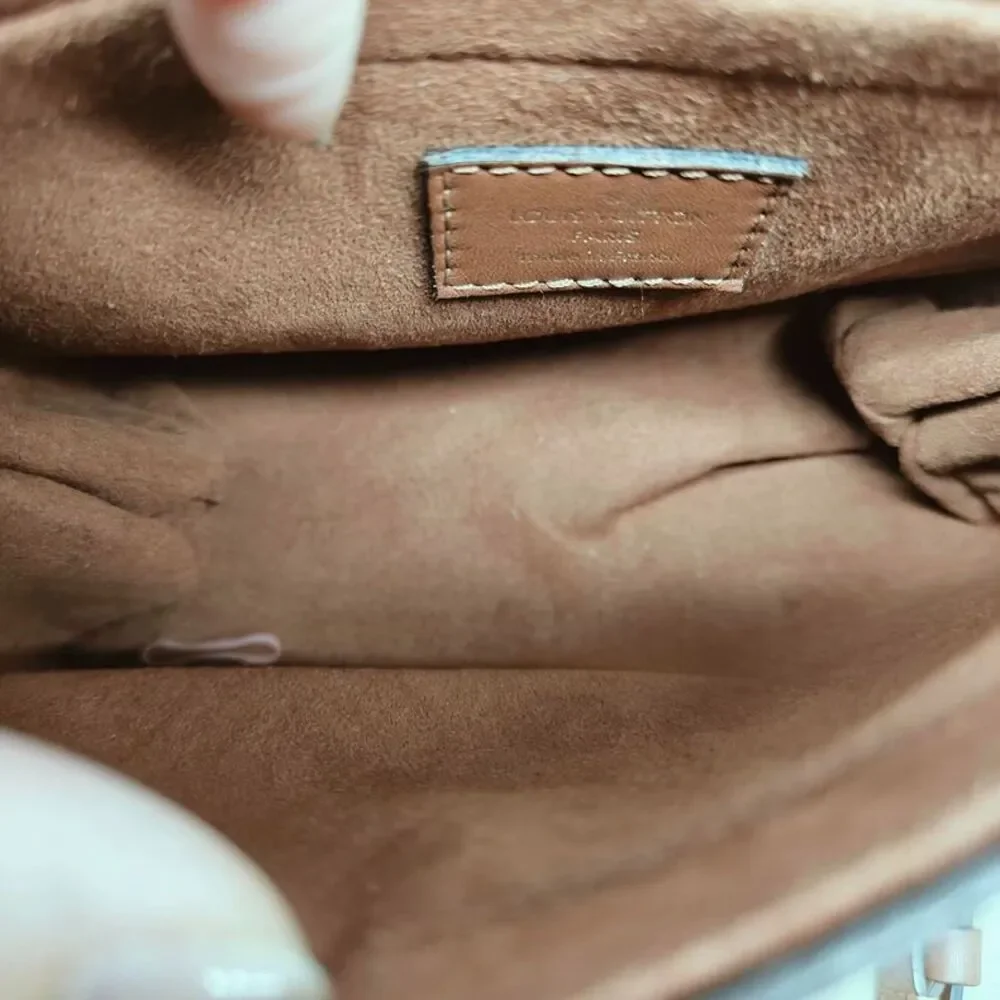 Louis Vuitton Women Pre-Owned Bag Very Good Condition - Picture 9 of 9